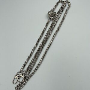 Adjustable unbranded silver chain